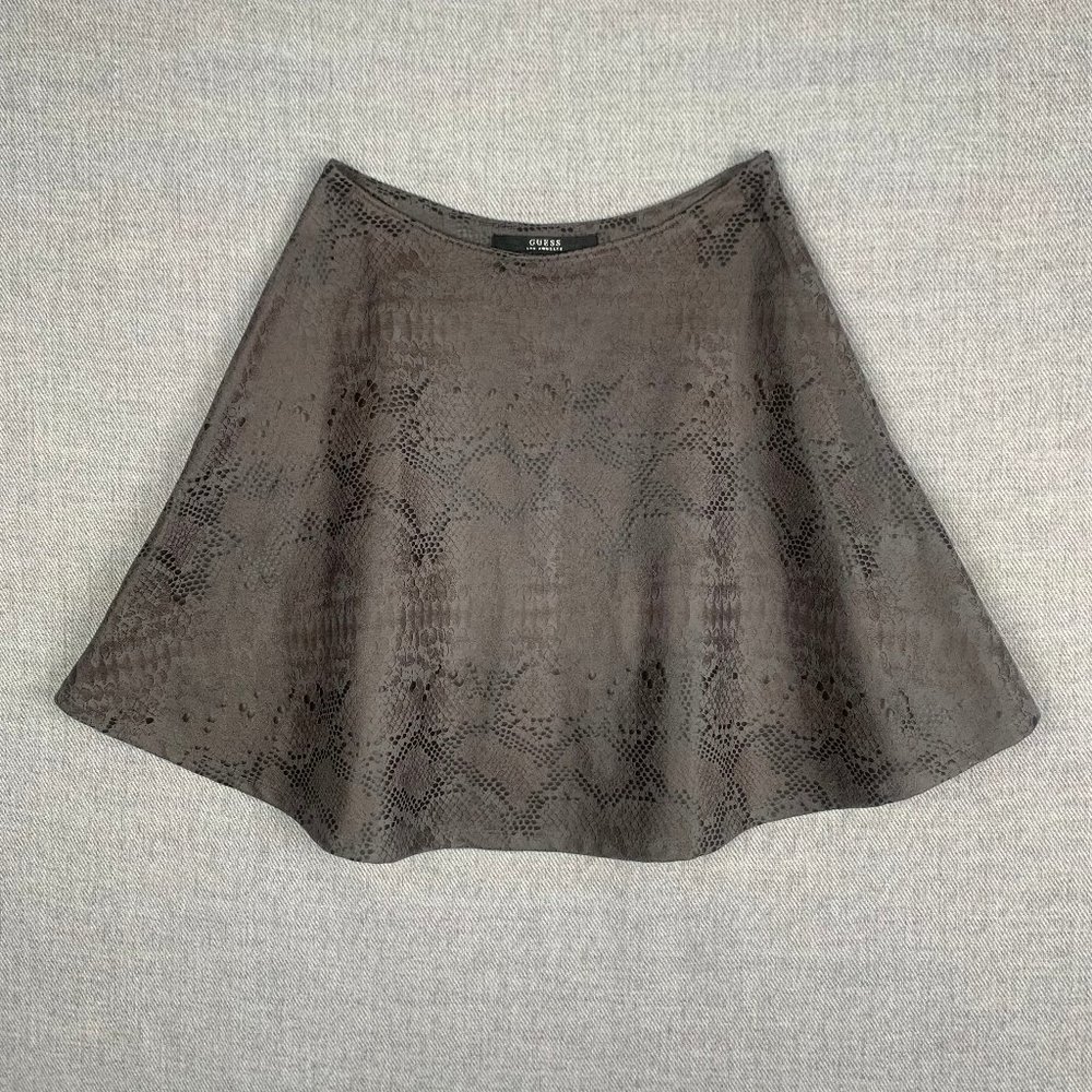 Guess Gray Reptile Print Circle Skirt - Size 4, Excellent Condition, Super Chic!